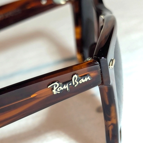 NWT Vintage Classic Ray-Ban Wayfarer Tortoise Sunglasses - Picture 6 of 9